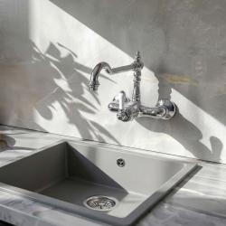 Nostalginen keittiöhana Hermitage R seinäsekoitin Kromi 10.9021