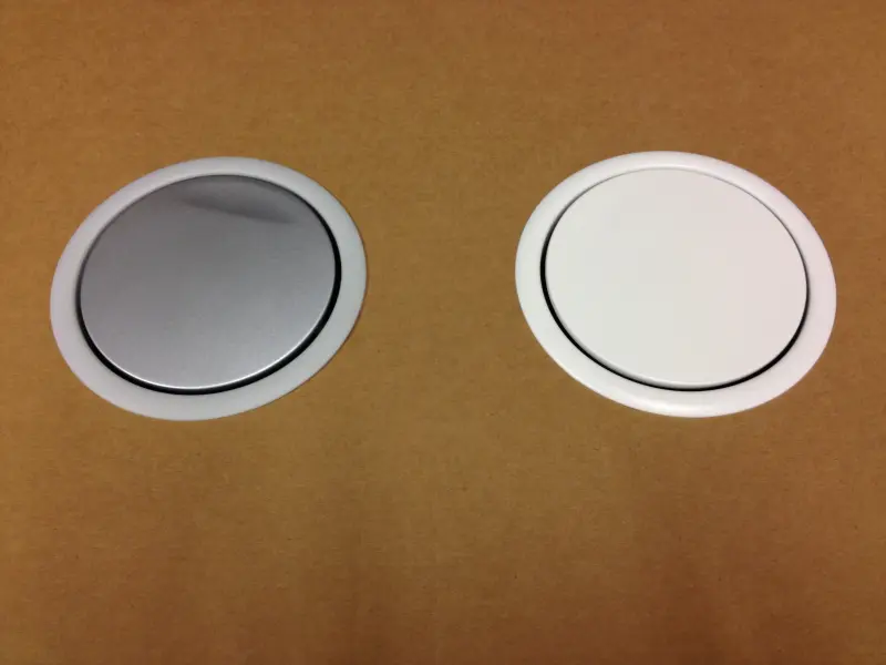 EVOline Port 3 Retractable socket outlet grounded white cover