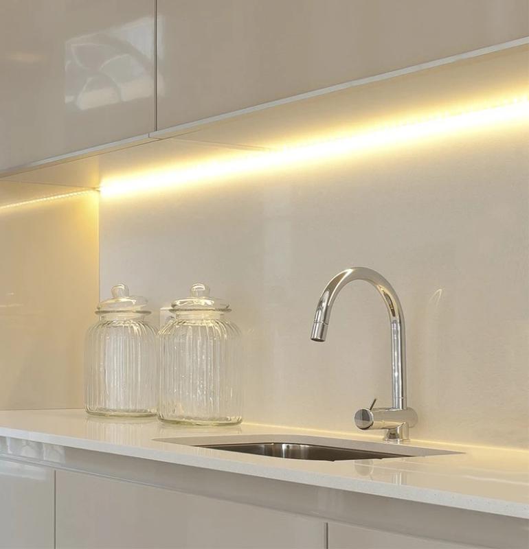 Waterevolution Flow Kitchen mixer with extractable shower and swivel spout Chrome T15501