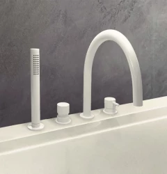 Waterevolution Flow 4-reikäinen kylpyammehana kylpyammeen reunaan asennettavaksi, valkoinen T138BR