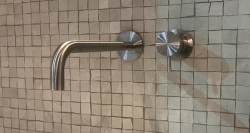 Waterevolution Flow upotettava pesuallashana täysin ruostumatonta terästä T116BIEV2, jossa on 25cm ulostulo