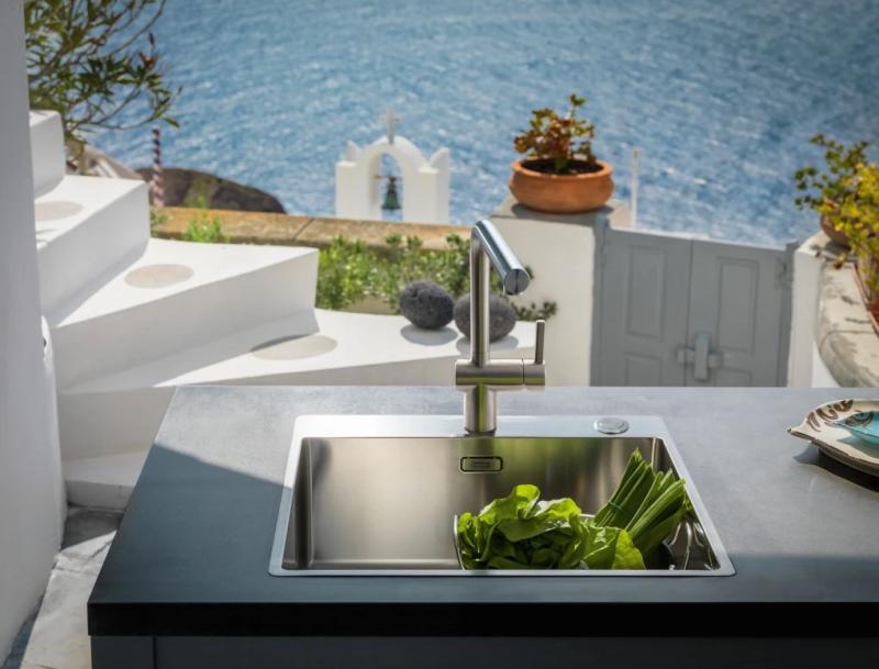 Franke solid stainless steel kitchen tap Atlas Neo swivel spout 115.0521.435