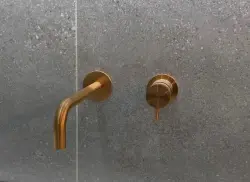 Waterevolution Flow upotettava pesuallashana PVD Harjattu Kupari, jossa on 21 cm ulottuvuus T116CPE-21