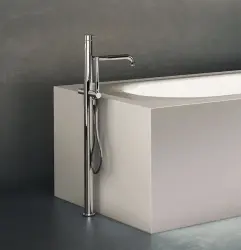 Waterevolution Flow vapaasti seisova kylpyammehana käsisuihkulla gun metal T133GME