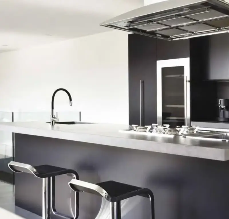 DEMM keittiöhana kääntyvällä juoksuputkella kromi/musta 1208947023