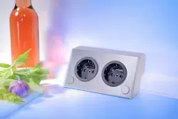 Stopcontact met 2 geaarde stopcontacten en USB-lader ST3900/A