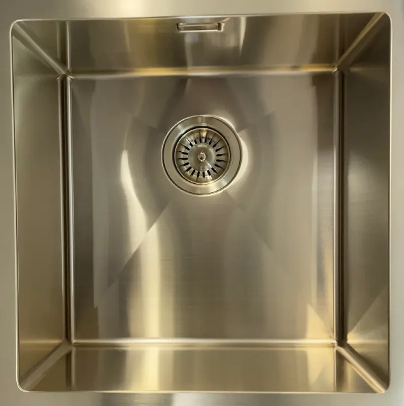 Ausmann Mosel RST pesuallas kullanvärinen PVD-kulta 50x40 alakiinnitys, tasokiinnitys ja päällikiinnitys 080921