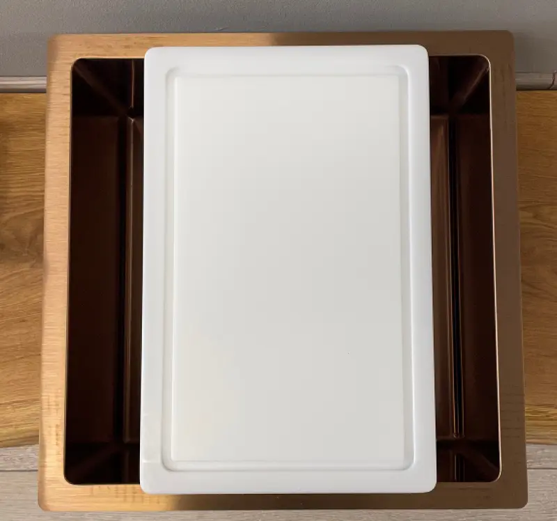 Foster-muovileikkuulauta 42x27cm, joka sopii 40cm pituiseen tiskialtaaseen 1208953714