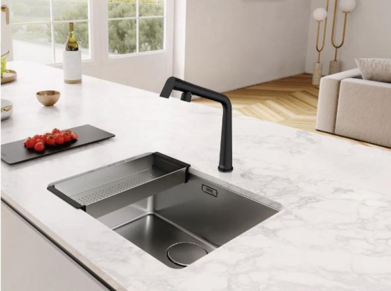 Franke Icon Keittiöhana mattamusta, kääntyvällä juoksuputkella 115.0625.187