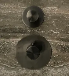 SB 316 ESTETIIKKA Pyöreä sisäänrakennettu thermostaatin sekoittaja yhdellä ulostulolla / sulkuventtiilillä PVD gun metal harjattu 1208954896