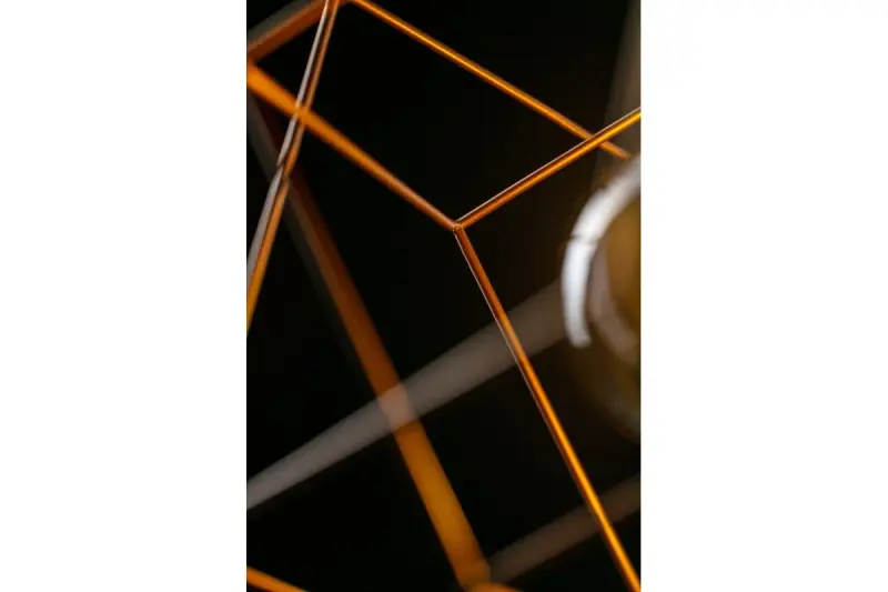 Decoreer Rosa gouden geometrische hanglamp bestaande uit 2 messing kubussen 3376