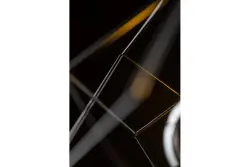 Decor Rosa musta geometrinen riippuvalaisin, joka koostuu kahdesta mustasta kuutiosta 3437.