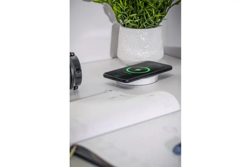 Indux Lift retractable earthed white kitchen socket for worktop with lighting, 2 x USB and wireless charging 1208957838