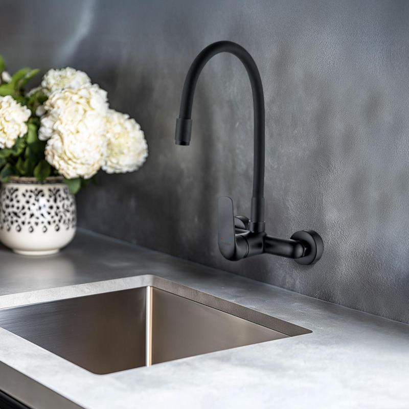 Aquatrimo Chopin seinäsekoitin korkealla joustavalla juoksuputkella, mattamusta 21CP8462SW