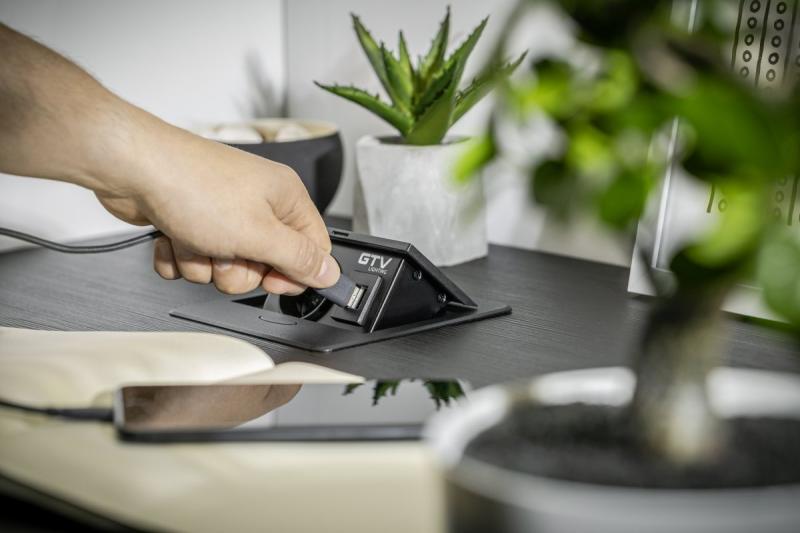 AVARO ulosvedettävä pistorasia 1208958669