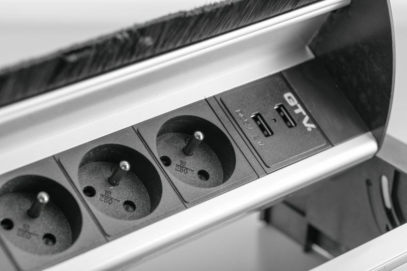 Läpivientipistorasia 1208958678