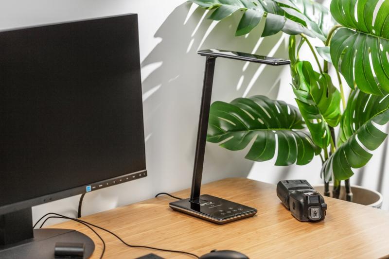 Decor Pöytälamppu Tritton 6W 340lm AC220-240V 4-CCT Langaton Lataus USB PF>0.5 RA>80 musta 1208962518