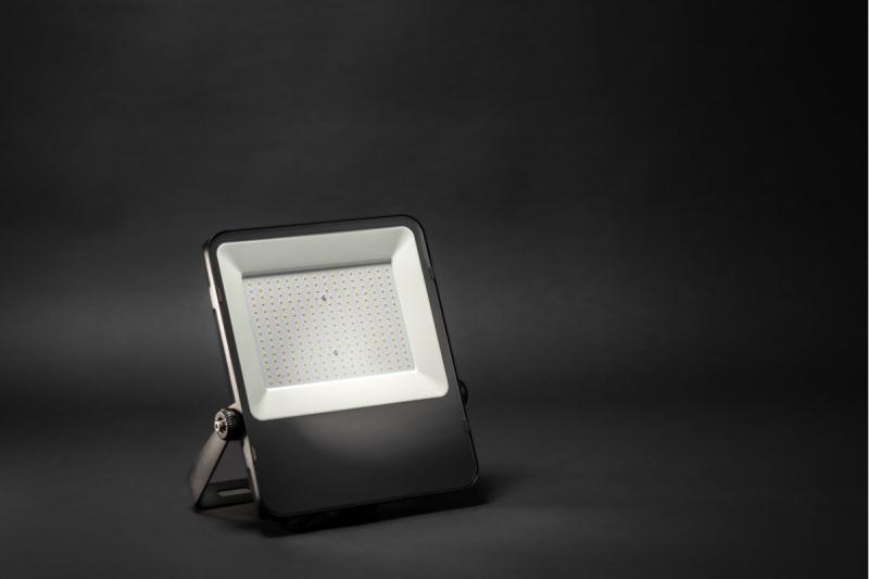 DAYTONA LED-työvalo, 200W, 24000lm, 4000K, AC180-250V, 50/60 Hz, PF>0.9, IP65, 110° 1208962718