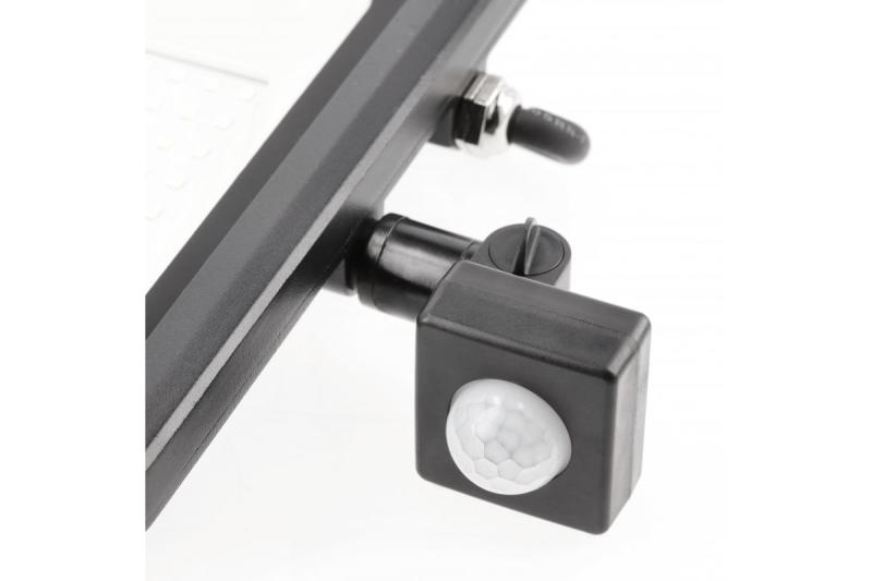 LED-valonheitin iNEXT liiketunnistimella 20 W 1600 lm, PF>0,9, RA>80, IP65, 120°, 6400 K, musta runko 1208962859