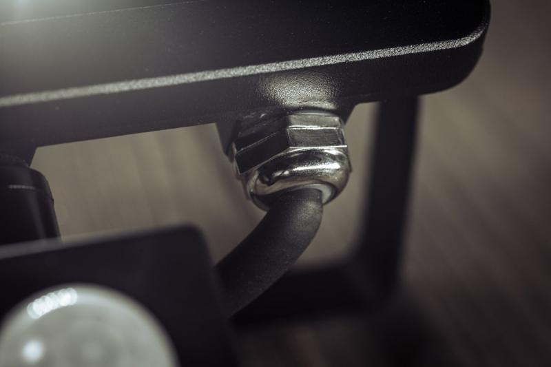 LED-valonheitin iNEXT liiketunnistimella 30 W 2400 lm, PF>0,9, RA>80, IP65, 120°, 6400 K, musta runko 1208962860