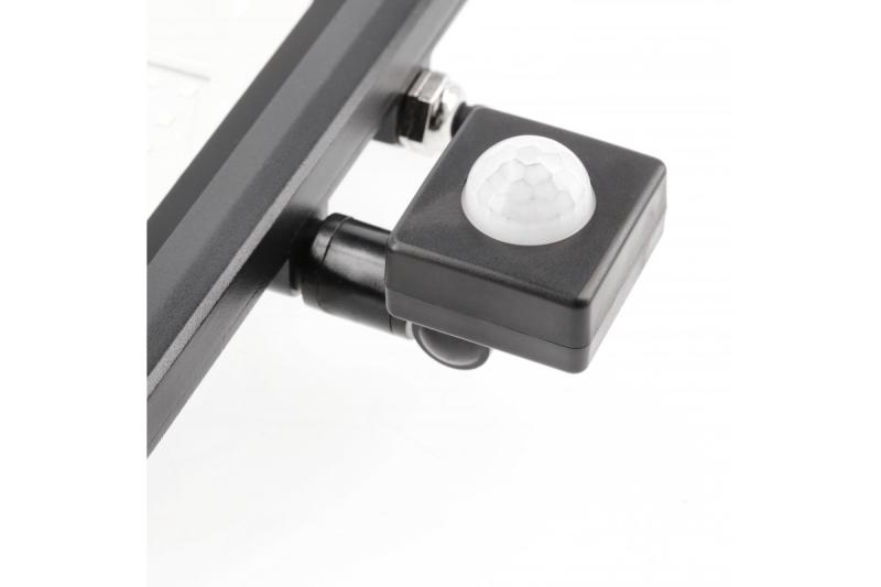 LED-tulvavalo iNEXT liiketunnistimella 50W 4000lm, PF>0,9, RA>80, IP65, 120°, 6400K, musta runko 1208962862