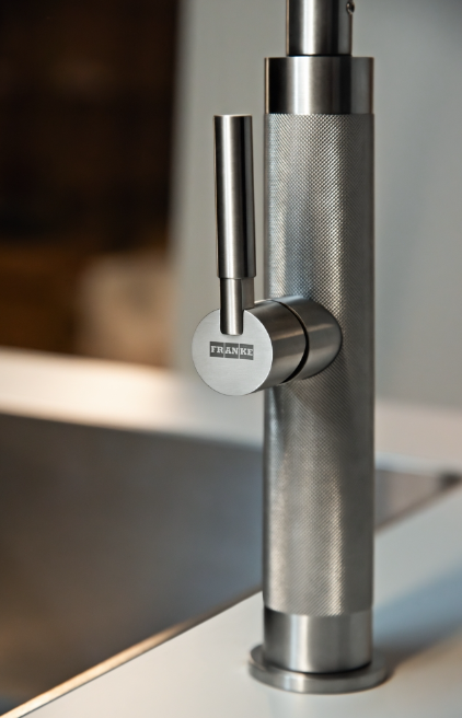 Franke Mythos Masterpiece Kitchen Faucet Stainless Steel with J-Spout and Pull-Out Spray Head - 115.0711.554 - Productafbeelding 5