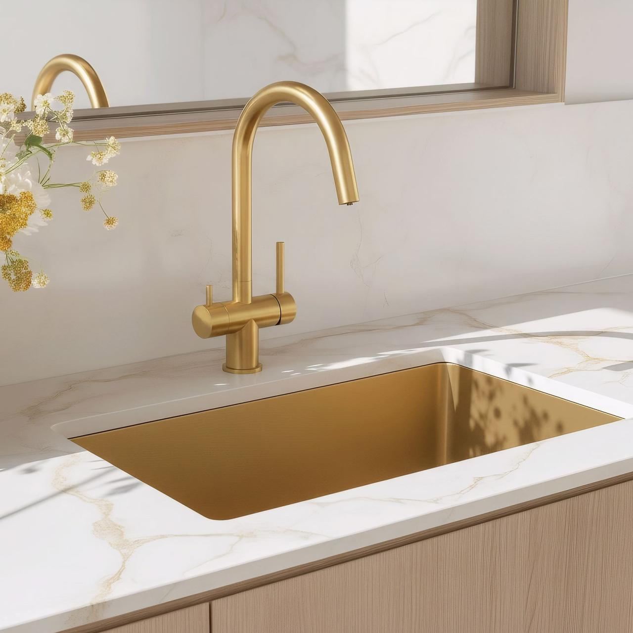 Quadri Leicester Kitchen Faucet PVD Gold 3-way with an extra connection for filtered water 1208967669 - Productafbeelding 2