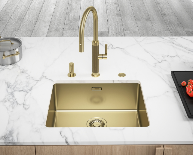 Franke Mythos Masterpiece Kitchen Faucet Gold with J-Spout and Pull-Out Spray - 115.0711.558 - Productafbeelding 5