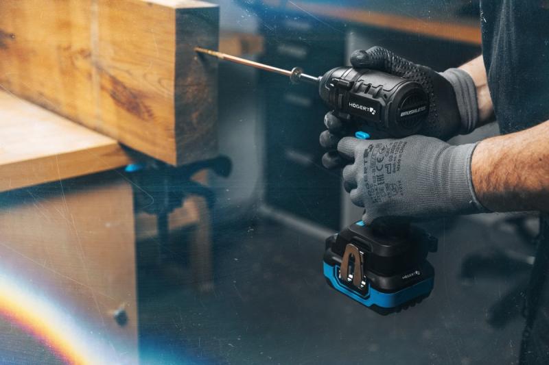 BRUSHLESS IMPACT IRONING MACHINE 18V