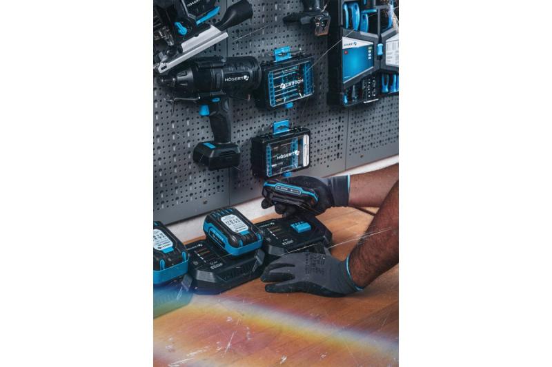 HÖGERT akkulaturi 4A 18V