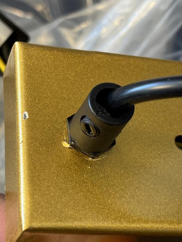 OUTLET Kehys Vaurioitunut Koriste Avelin-riippuvalaisin kultaisella suorakaiteen muotoisella kehyksellä, leveys 80 cm 2287