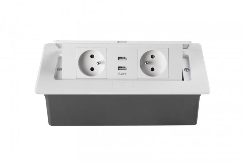 Pehmeä, ulosvedettävä pistorasiamoduuli.