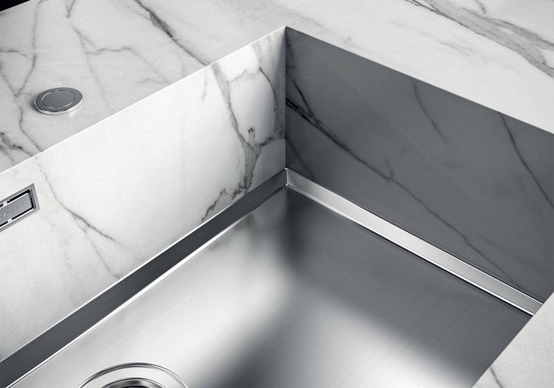 Foster Phantom Base RVS Bodemplaat Worktop Spoelbak 71x40 cm voor inbouw in keramiek, natuursteen en solid surface dikte 12 mm 1208970721

In het Fins zou dit worden:
"Foster Phantom Base ruo