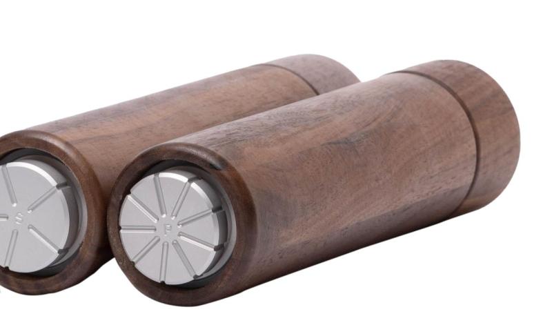 Woodsea Upside Down Walnut - Saksanpähkinäpuinen suolamylly Ø5.4x22.5 cm 1208971593