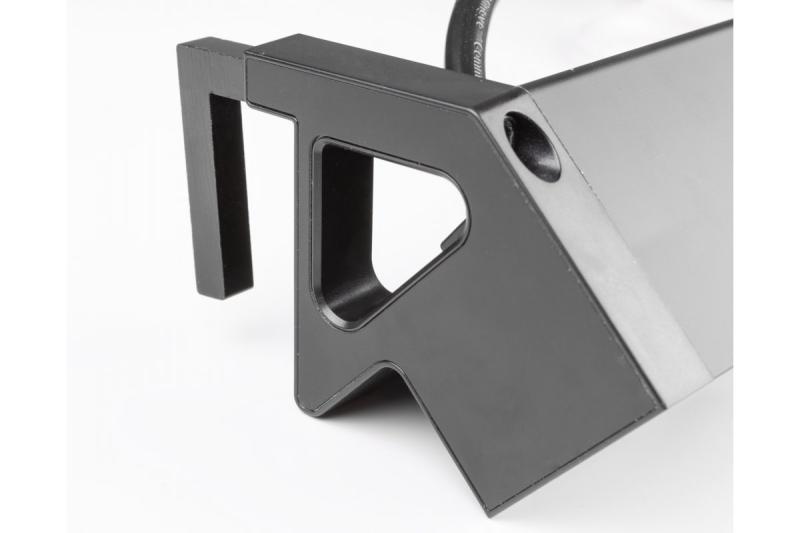 Basco huonekalupistorasia, 3 x maadoitettu pistorasia, USB A+C, 1,5 m kaapeli, musta, asennettavissa