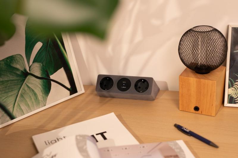 Huonekalupistorasia SOFITO, 2xSCHUKO, USB A+C, kaapeli 1,5 m, harmaa flokki