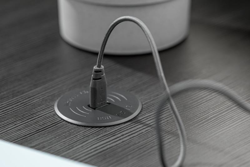 Langaton latauslaite pikalatauksella, upotettu, musta