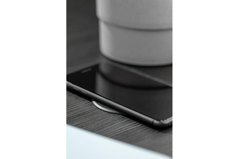 Langaton latauslaite pikalatauksella, upotettu, musta